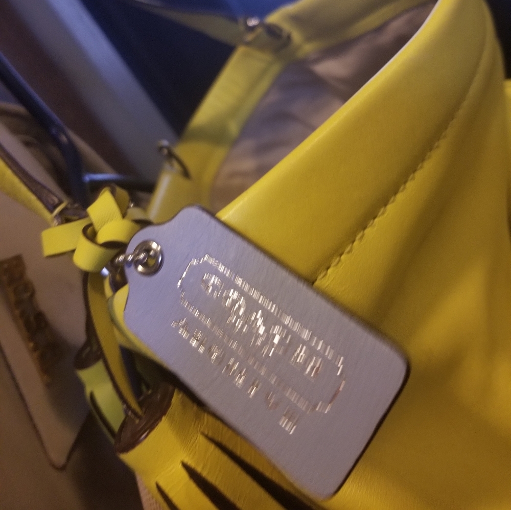 Coach purse - Picture 2 of 3